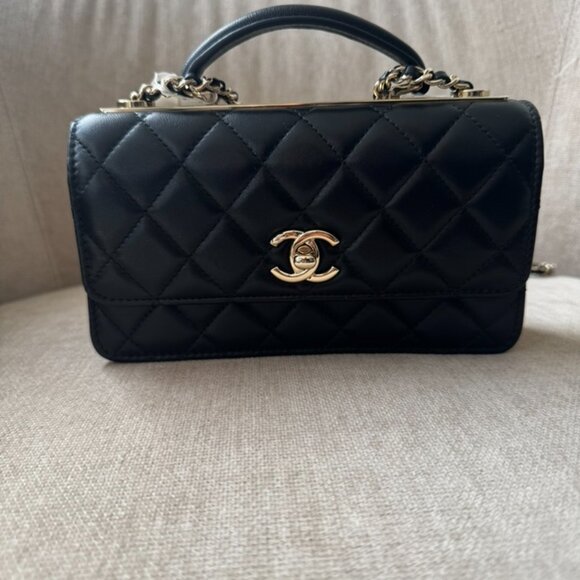 New in Box Chanel Black Mini Flap Handbag with Chain - Picture 4 of 11